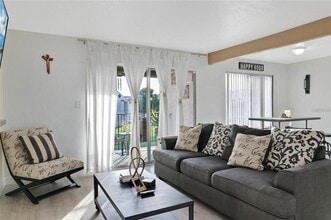 Building Photo - 2022 Ludlow Ln