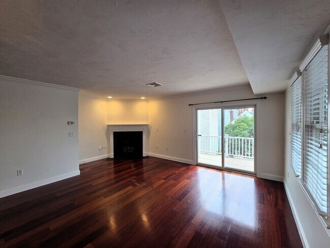 Building Photo - 242 Bunker Hill St