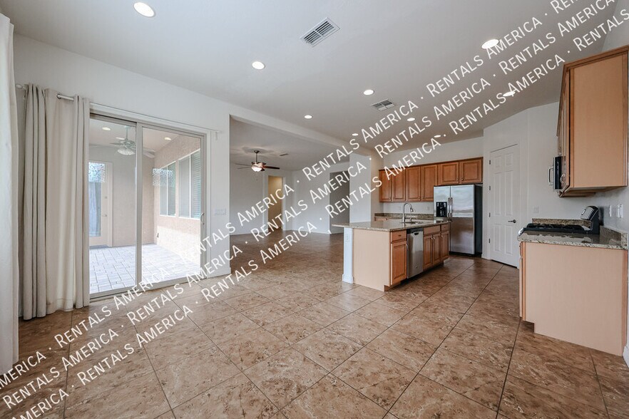 Building Photo - 1133 E Buckingham Ave