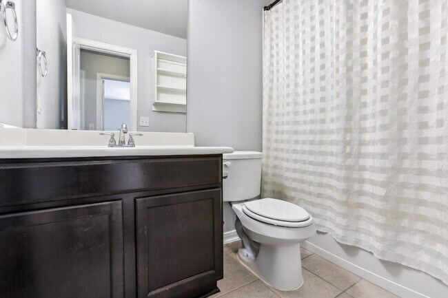 Building Photo - 1218 Rhonda Cove