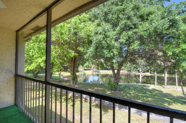 Building Photo - 5087 Oakhill Ln