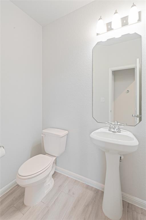 Building Photo - 204 Greenway Dr