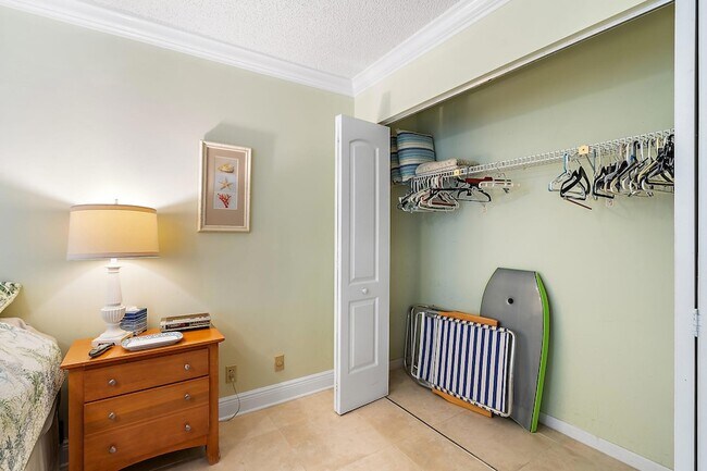 Building Photo - 353 S US Hwy 1