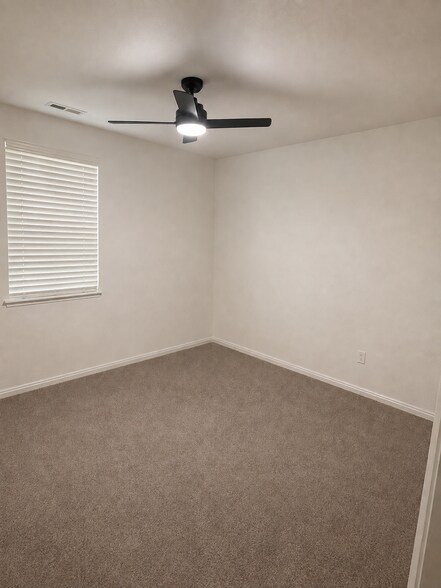 Building Photo - 3192 W Bald Mountain Dr