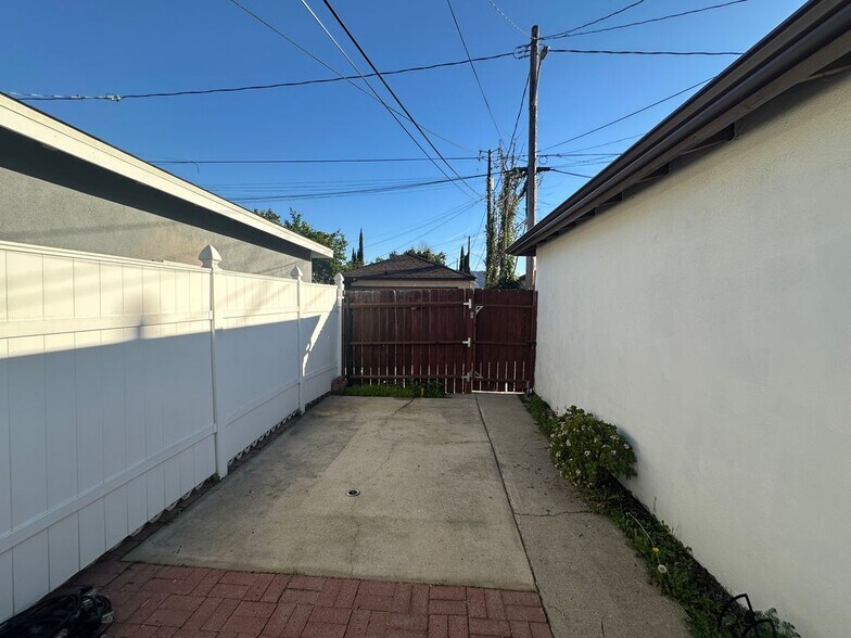 Building Photo - 3310 W Chandler Blvd