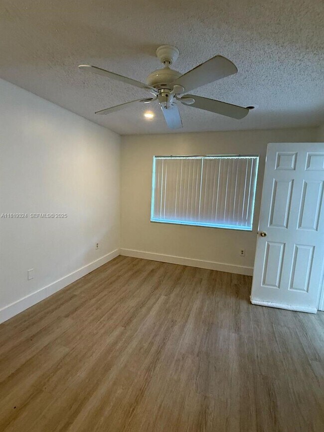 Building Photo - 438 NE 210th Cir Terrace