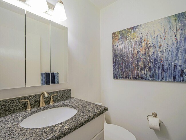 Building Photo - 73 Royal Oak Ct