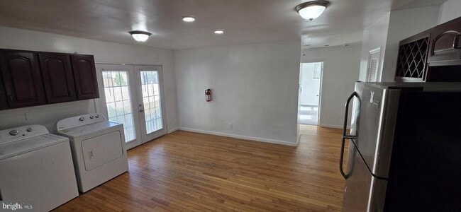 Building Photo - 107 River Rd Dr