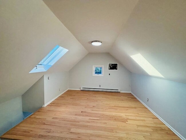 Building Photo - 45 Glen Head Rd