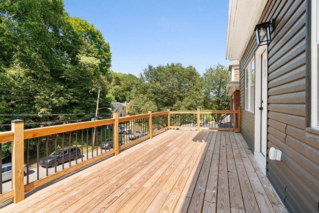 Building Photo - 928 Morningside Ave