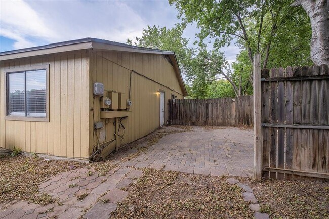 Building Photo - 12901 Chromite St