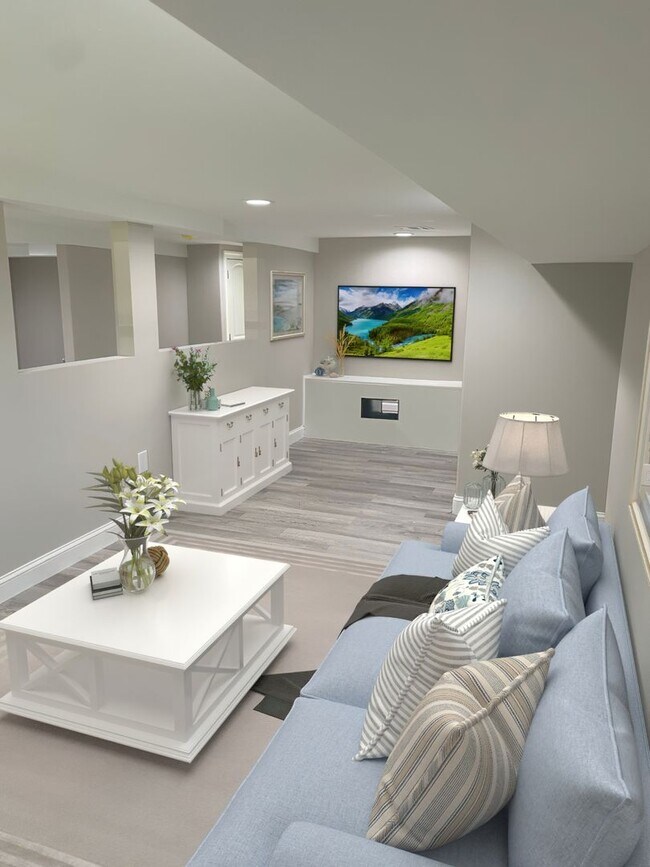 Building Photo - Unique 3 Bedroom with Den in Historic Building on Germantown Pike!