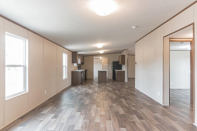 Building Photo - 104 E Castleshoals Dr