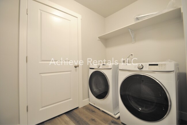Building Photo - 2031 N 350 E
