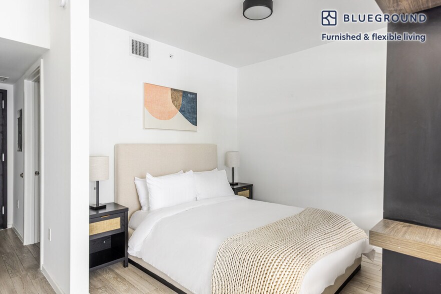 Building Photo - 230 NE 4th St