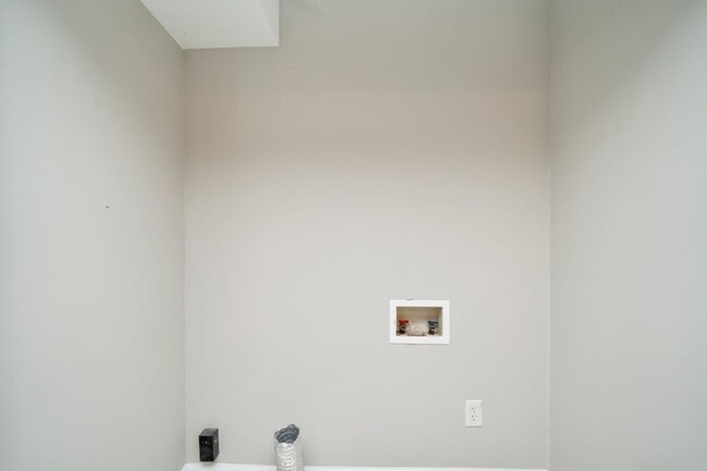 Building Photo - Spacious & Stylish – Fully Renovated 4BR Home Ready for Move-In!