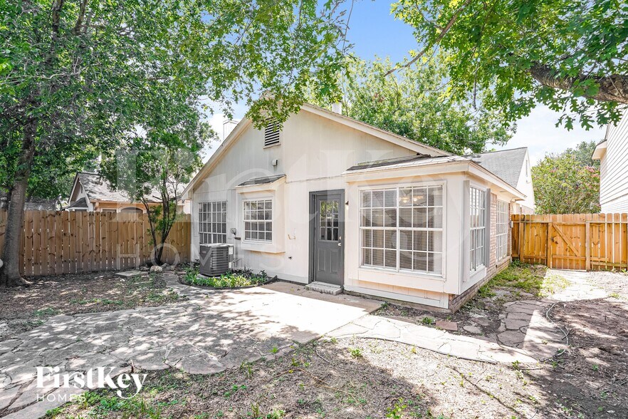 Building Photo - 18614 Seaton Dr