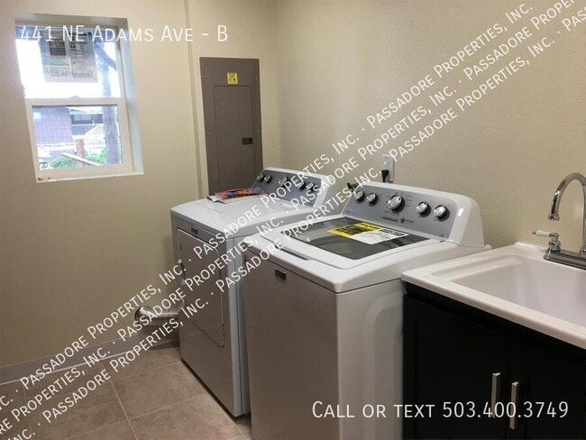 Building Photo - 441 NE Adams Ave