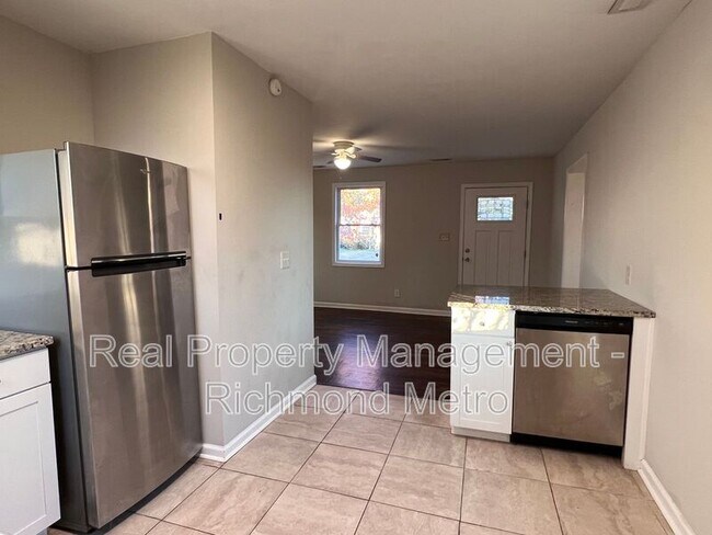 Building Photo - 4608 Eastover Ave
