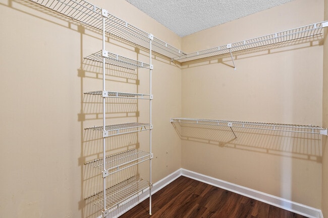 Building Photo - 6051 NW 60th Ave