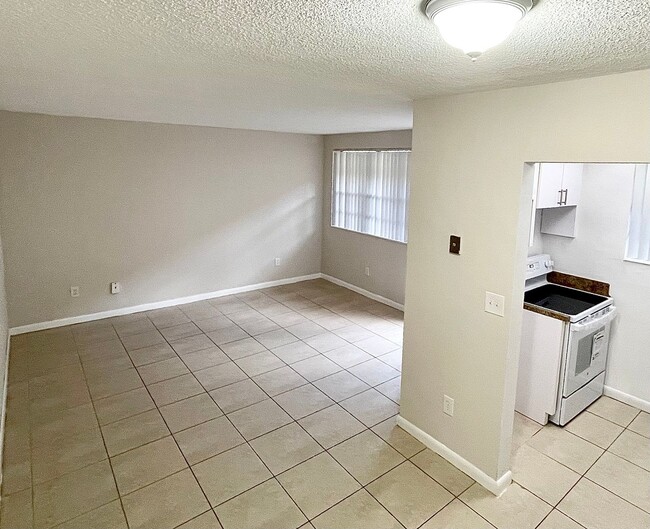 Building Photo - 1B1B FOR RENT NOW ONLY $1595