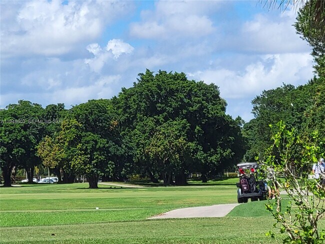 Building Photo - 196 Mansfield F