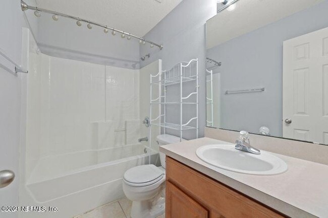 Building Photo - 631 Scrub Jay Dr