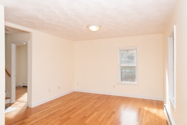 Building Photo - 18 Union St