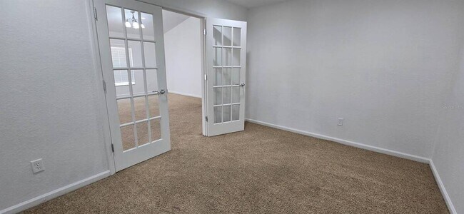 Building Photo - 4170 SW 47th Ct