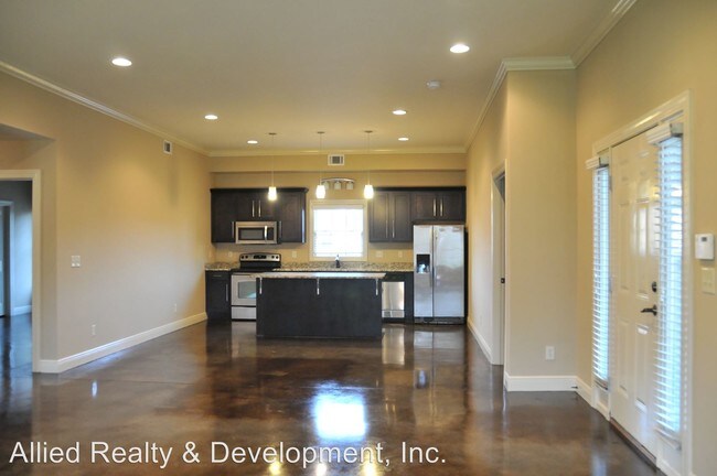 Building Photo - 5 br, 5 bath Apartment - 497 Wesley Place A-B