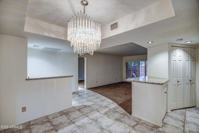 Building Photo - 4303 E Cactus Rd