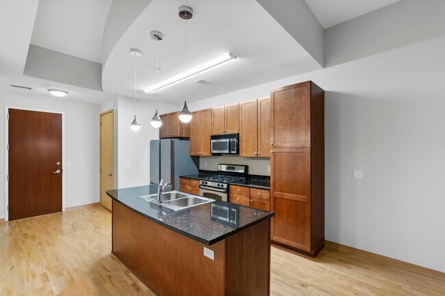 Building Photo - 100 3rd Ave S