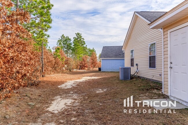 Building Photo - 429 Legend Oaks Dr