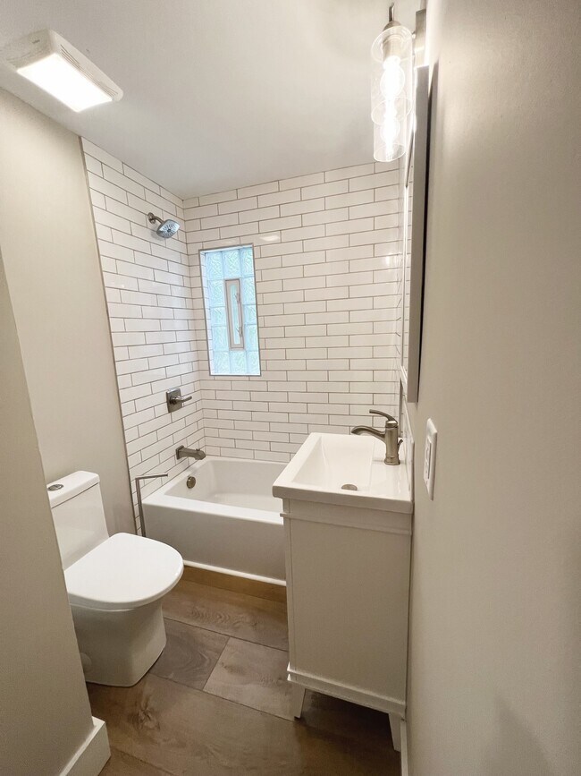 Building Photo - 1454 Ashland Ave