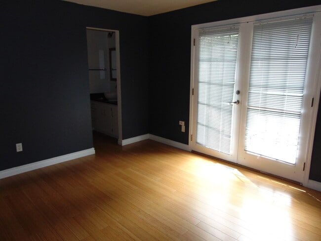 Building Photo - Stunning 3BR 1.75 BA Sammamish Home.  Rece...