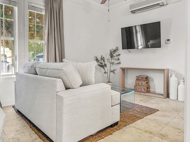 Building Photo - 50% off first months rent.  Fully furnishe...