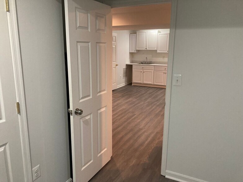 Building Photo - 20573 Breezyhill Dr