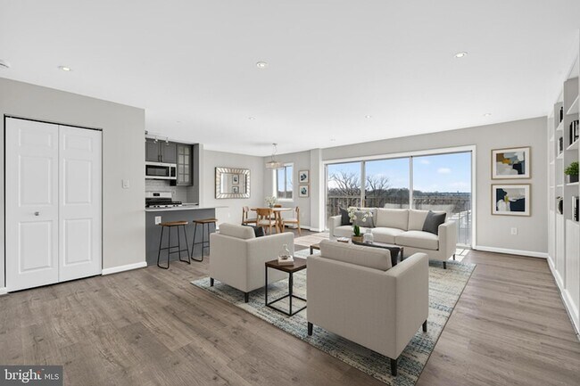 Building Photo - 4241 Columbia Pike