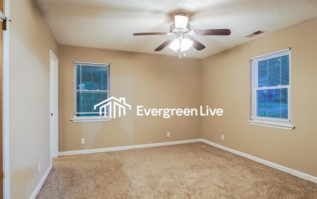 Building Photo - 541 Westchester Dr