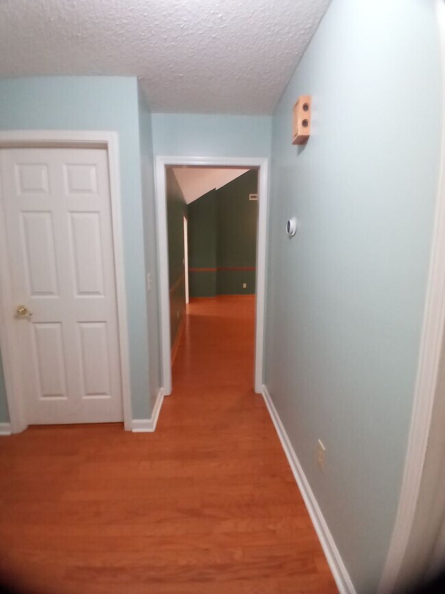 Building Photo - 350 Katydid St