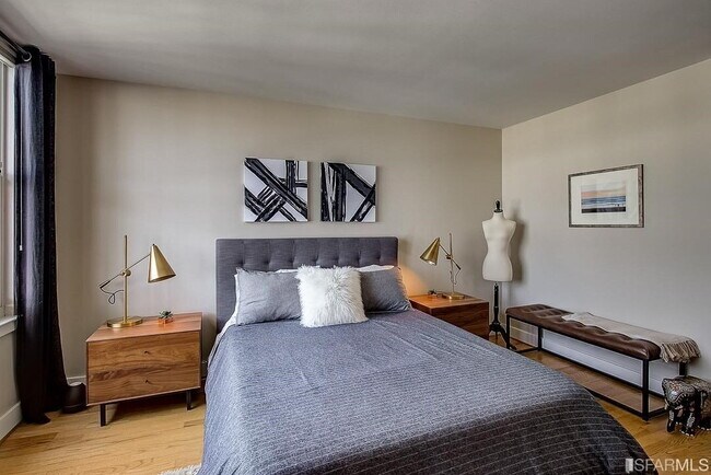 Building Photo - San Francisco Living at Its Finest 1BR/1BA w/ Parking & In-Unit Laundry