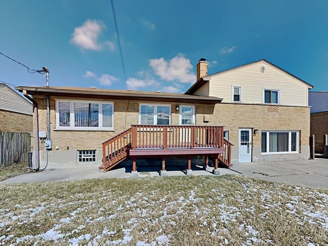 Building Photo - 910 Elsie Dr