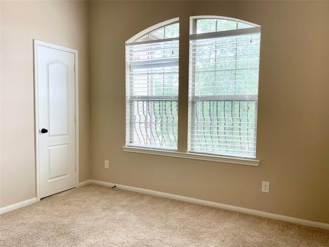 Building Photo - 8338 Sedona Ridge Dr