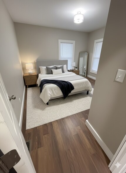 Building Photo - 810 E 8th St