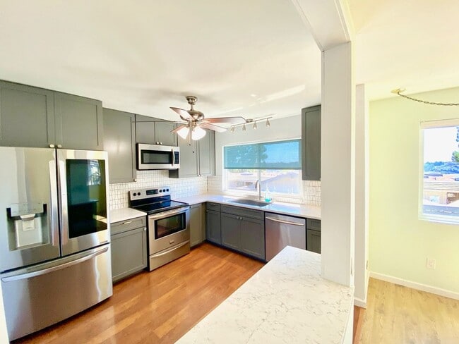 Building Photo - FOR RENT -  3 Bd/2 Ba 1,392 Sf In Friars Village Community, Townhome In San Diego Fashion Valley ...