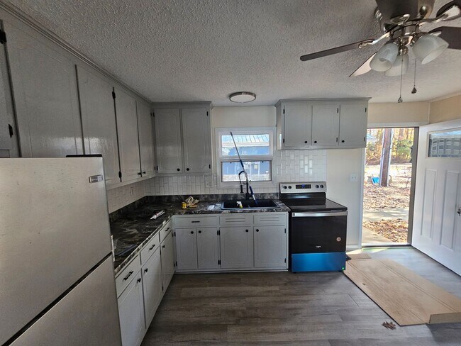 Building Photo - 7692 Windward Point Dr