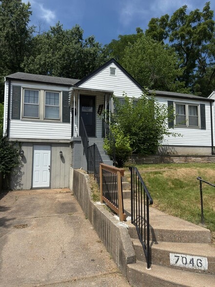 Primary Photo - 7046 Manette Dr