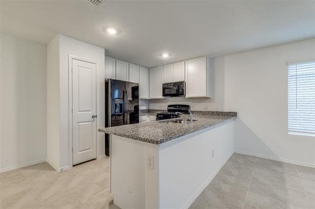 Building Photo - 609 Vicksburg Dr