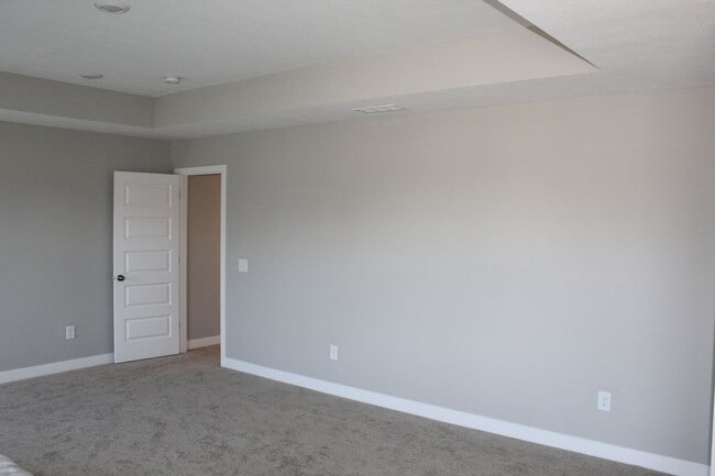 Building Photo - Beautiful Newer 5 BR Home in Brownsburg!