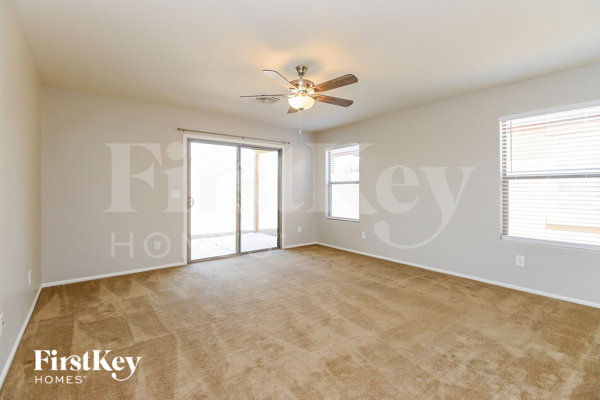 Building Photo - 1742 E Leslie Ave